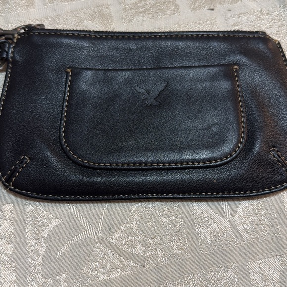 AE American Eagle Wristlet Genuine Leather - Picture 2 of 3